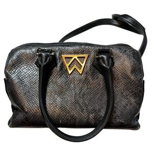 Kelly Wynne I Duffle Dare You Black Serpentine Leather Satchel Handbag Gold Logo